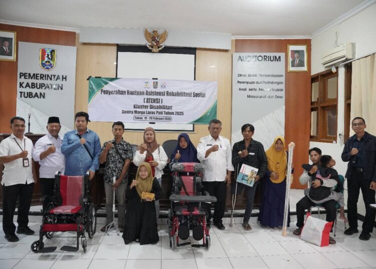 Penyandang Disabilitas di Tuban Terima Bantuan ATENSI