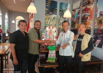 KJJT Berbagi Bingkisan Kepada Wartawan Senior di HPN 2025