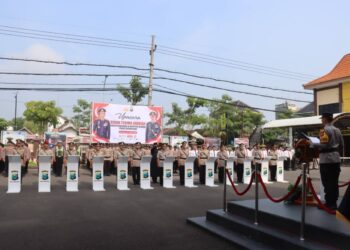 Polres Bojonegoro Gelar Upacara Sertijab Kasat Resnarkoba dan Delapan Kapolsek Jajaran