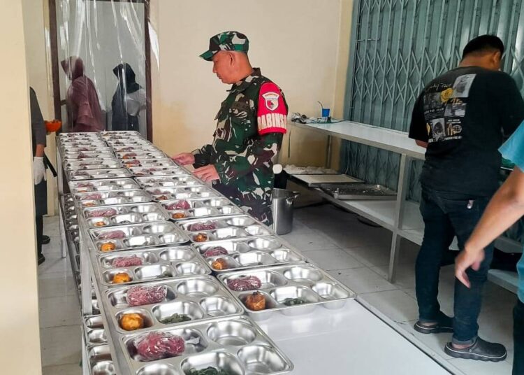 Babinsa Koramil Dander Bojonegoro Monitoring Program MBG