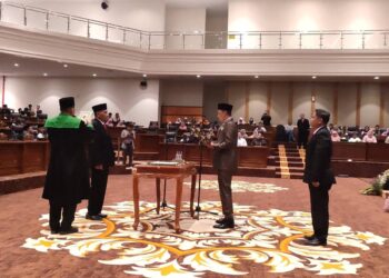 Ketua DPRD Bojonegoro Lantik Suprapto Jadi Anggota DPRDPAW