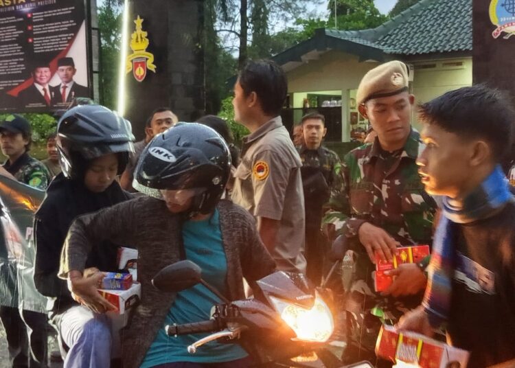 PT GNSD bersama FKBN Kulon Progo berbagi Takjil