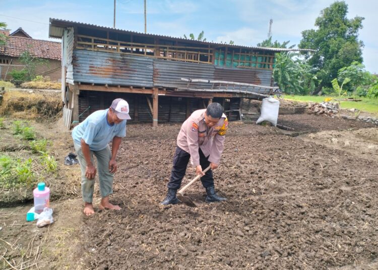 Bhabinkamtibmas Desa Jiken Silaturahmi dengan Pemilik Lahan P2B