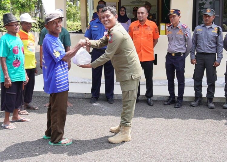 HUT ke-75, Satpol PP Bojonegoro Gelar Baksos