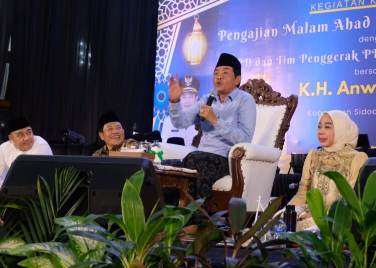 Hadirkan Ulama Kondang KH Anwar Zahid di Pengajian Rutin Ahad Pahing