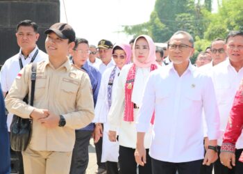 Wakil Bupati Sidoarjo Dampingi Menko Pangan Zulkifli Hasan dalam Peninjauan Musdesus dan Kunker ke Koperasi Merah Putih di Desa Kupang