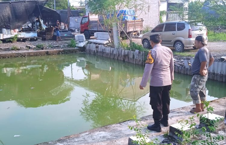 Bhabinkamtibmas Desa Tropodo Polsek Waru Tinjau Pekarangan Pangan Bergizi Perikanan