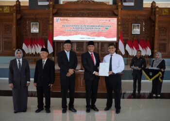 Bupati Tuban Serahkan SK Pengangkatan CPNS