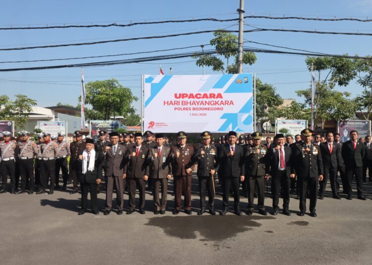 Forkopimda Hadiri Upacara Hari Bhayangkara ke-79 di Mapolres Bojonegoro 
