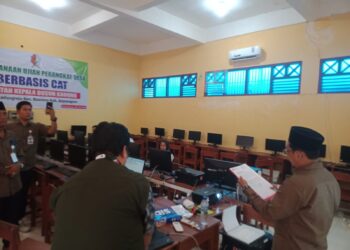 Obyektif! Ujian Calon Perades Kadungrejo Gunakan Sistem CAT