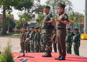 Dandim 0811 Pimpin Apel Kesiapan 2025 di Alun-alun Tuban