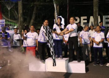 Wabup Nurul Berangkatkan Bojonegoro Playon “Night Fun Run 6K”