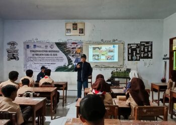 Fisika Jadi Seru! Dosen ITS Ajari Siswa Tiris Rakit Panel Surya hingga Teleskop