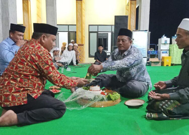 Pemdes Widang Tumpengan ‘Boyong Kantor Deso’