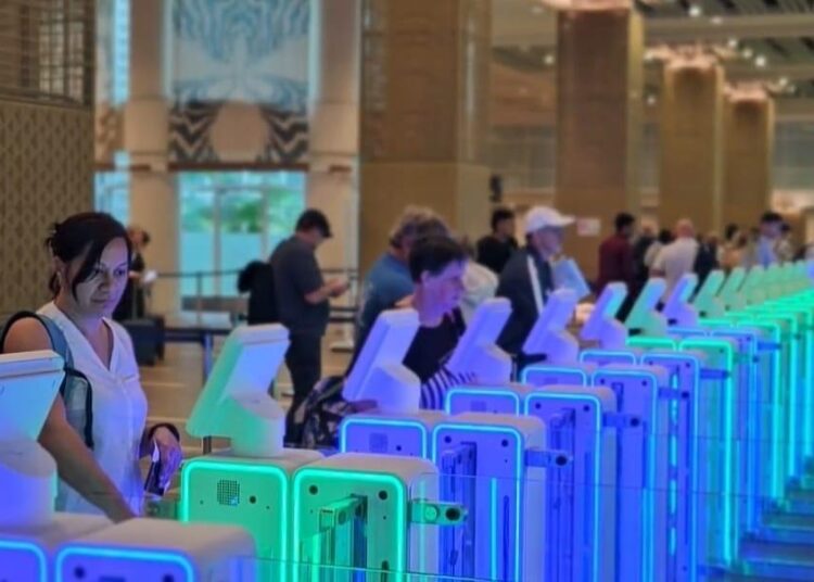 Ditjen Imigrasi Uji Coba Aplikasi All Indonesia di Ngurah Rai Bali