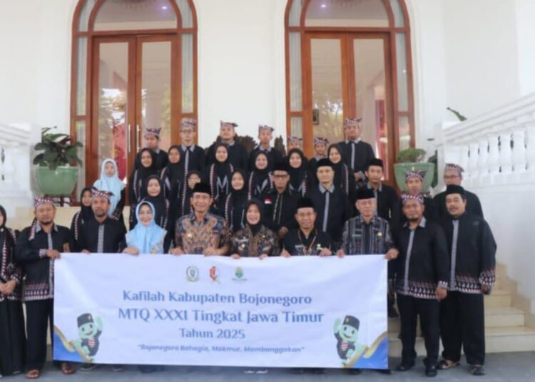 Bupati Didampingi Wabup Bojonegoro Berangkatkan Kafilah di MTQ XXXI Jatim
