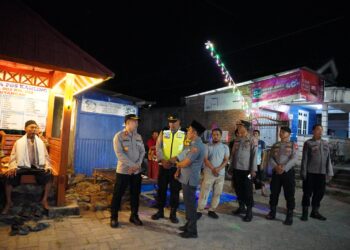 Pimpin Patroli Gabungan, Kapolres Bojonegoro Ajak Warga Aktifkan Poskamling