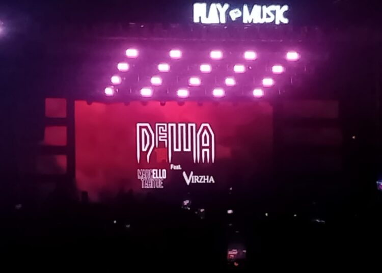 Dewa19 Pukau Belasan Ribu Penonton di Stadion Letjen Soedirman