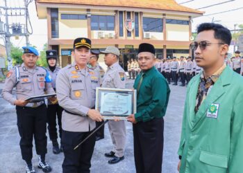 Ukir Prestasi di Polda Jatim, Ponpes Al Rosyid dan UNUGIRI Terima Penghargaan dari Kapolres Bojonegoro