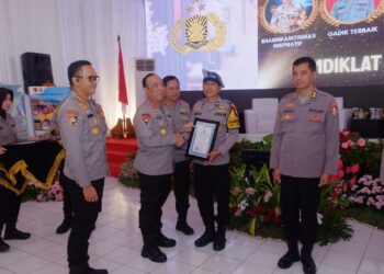 Aipda Rahmad Terima Anugerah Bhabinkamtibmas Inspiratif di Forum Internasional Polri