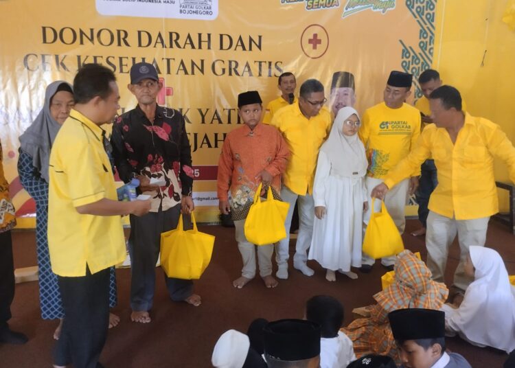 Golkar Bojonegoro Donor Darah, Cek Kesehatan Gratis dan Santuni Yatim