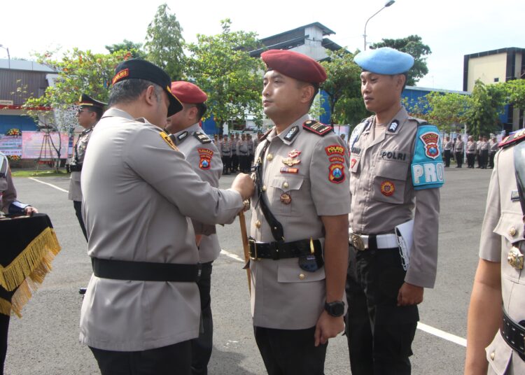 Pimpin Sertijab 2 Kasat, Kapolres Tuban: Lanjutkan Hal Positif