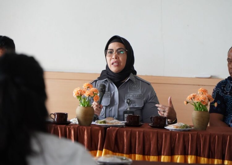 Kakanwil Kemenkum Bali Teken Addendum II dengan 11 OBH