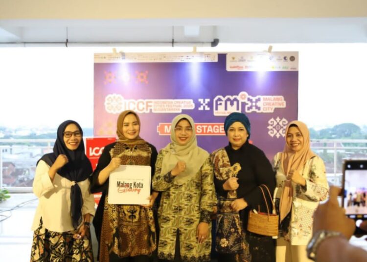 Cantika Wahono Jadi Narsum di Festival Mbois 10