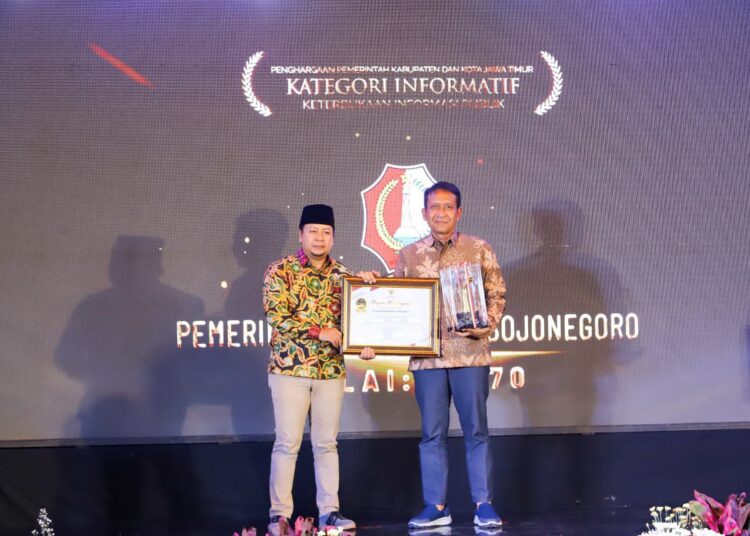 Kabupaten Paling Informatif, Bojonegoro Terima Anugerah KI Award Jatim 2025