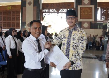 Bupati Tuban Serahkan 693 SK PPPK Paruh Waktu