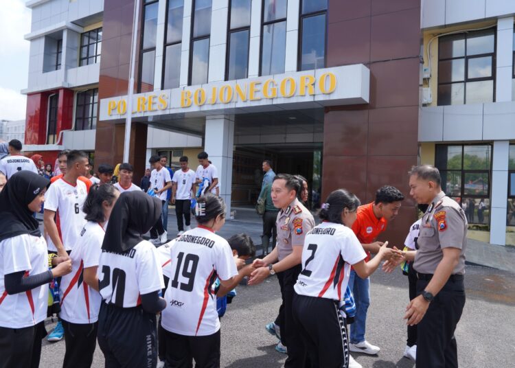Kapolres Bojonegoro Lepas Tim Bola Voli U-18 Berlaga di Kejurprov Jatim