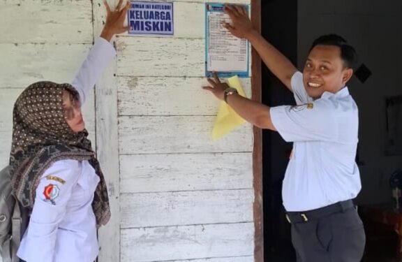 Rumah KPM Bansos di Bojonegoro Dipasang Stiker Miskin