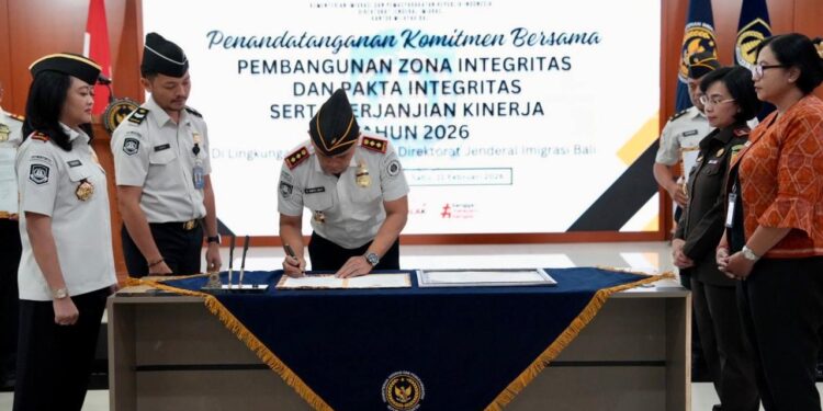 Kanwil Imigrasi Bali Tandatangani Komitmen Bersama Pembangunan Zona Integritas