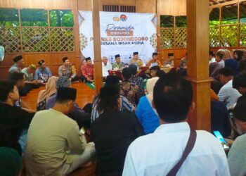 Polres Bojonegoro dan Insan Media Buka Puasa Bareng Anak Yatim di Panti Asuhan Muhammadiyah