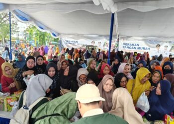 Warga Serbu Pasar Murah GPM di Gayam