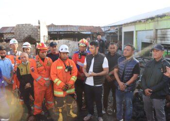 Gercep! Kapolres Tuban Bersama Bupati Lindra Tinjau Lokasi Kebakaran Pasar Baru Tuban