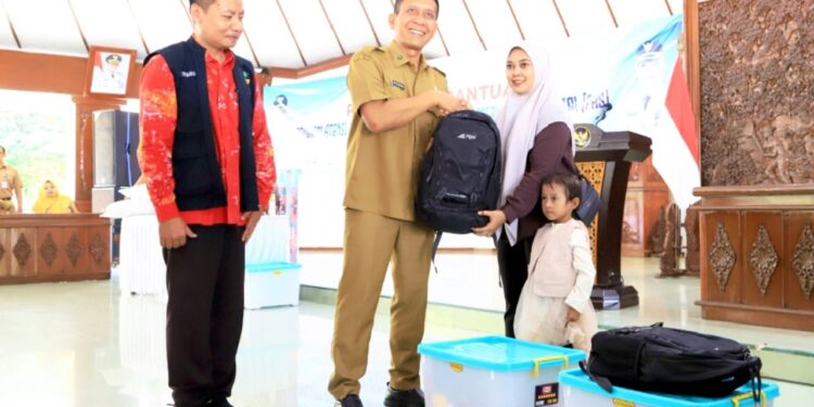 Pemkab Bojonegoro Bareng Kemensos RI Salurkan Bantuan Program ATENSI 2026