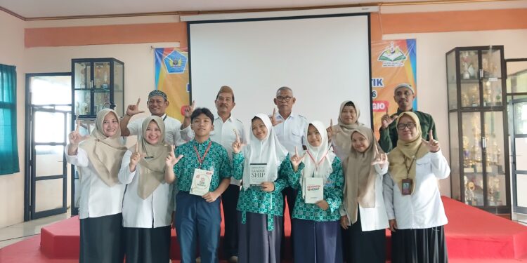 SMP Negeri 1 Sugio Bekali Siswa dengan Keterampilan Jurnalistik