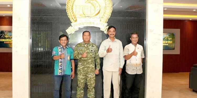Paling Aktif di Media, Danrem 084/BJ Brigjen TNI Kohir Raih JMSI Jatim Award 2026