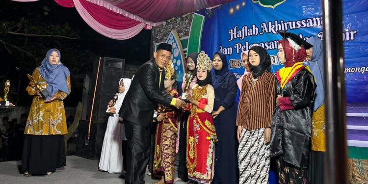 SDN Taji Lepas 13 Lulusan Lewat Haflah Akhirussanah dan Pentas Seni