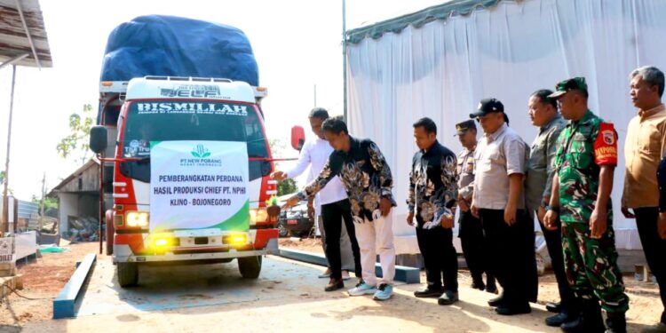 Bupati Wahono Resmikan PT NPHI Klino, 7,5 Ton Chip Porang Ekspor Perdana
