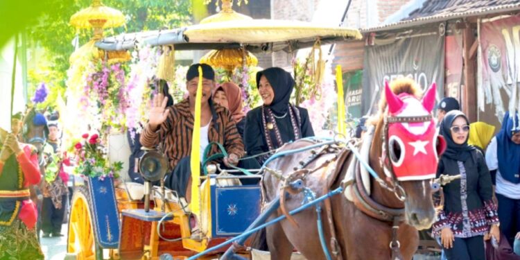 Wabup Lepas Kirab Pusaka, Ajak Warga Uri-uri Budaya Bojonegoro