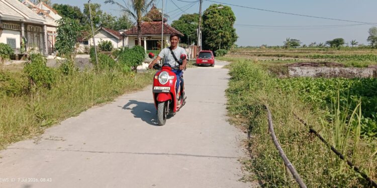 BKKD Rp1,6 Miliar Sulap Jalan Desa Banjarejo, Warga: Dulu Becek Sekarang Mulus