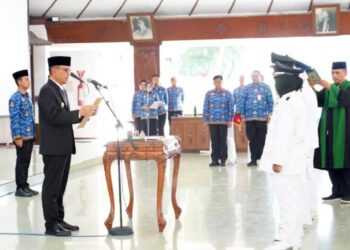 Bupati Bojonegoro Lantik 5 Kades PAW, Diminta Solid dan Pelayanan Berkualitas