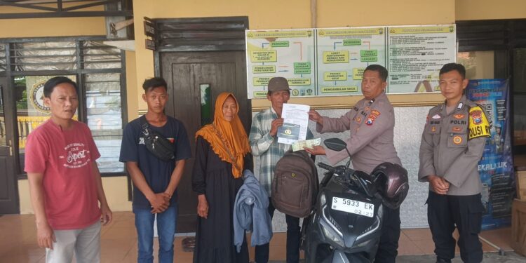 Polsek Kembangbahu Wujudkan Pelayanan Humanis Lewat Pengembalian Motor