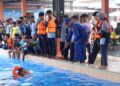 Satpolairud Polres Lamongan Bekali Santri Al Manar Teknik Dasar Penyelamatan Air