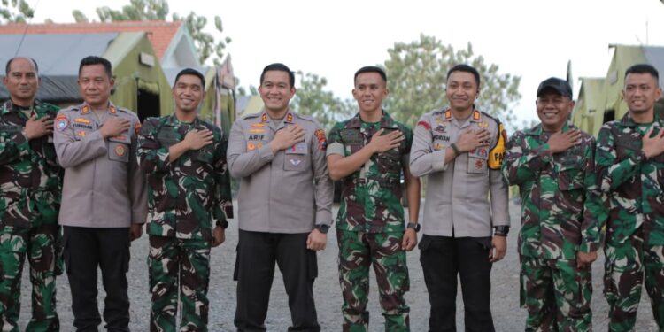 Kapolres Lamongan Sambangi Yonif TP 887, Tinjau TMMD