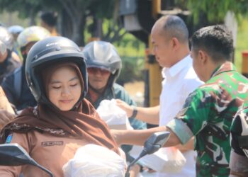 Dandim 0812 Lamongan Pimpin Jumat Berkah Penuh Kepedulian