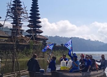 Jaga Alam Bali! Partai Demokrat Tebar Ribuan Benih Ikan di Danau Tamblingan Bedugul