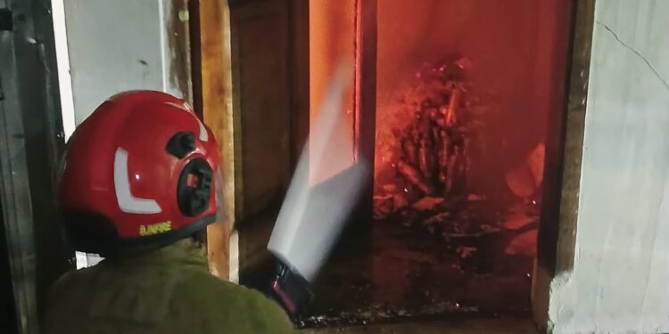 Kebakaran Ruko Rocket Chicken di Baureno Bojonegoro, Kerugian Capai Rp 50 Juta